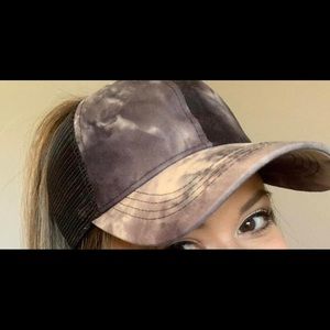 🚨Black tie dye hat CC pony tail🚨